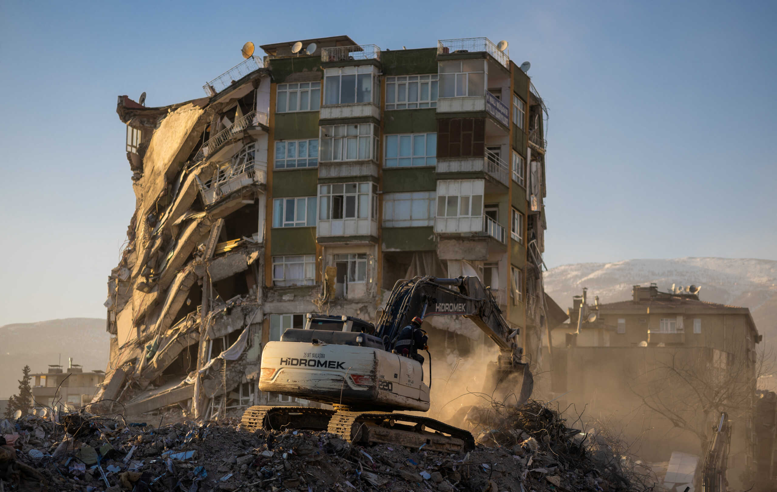 Σεισμός στην Τουρκία: «Πολεμικοί δορυφόροι προκάλεσαν τις καταστροφές» πιστεύει Τούρκος αξιωματούχος