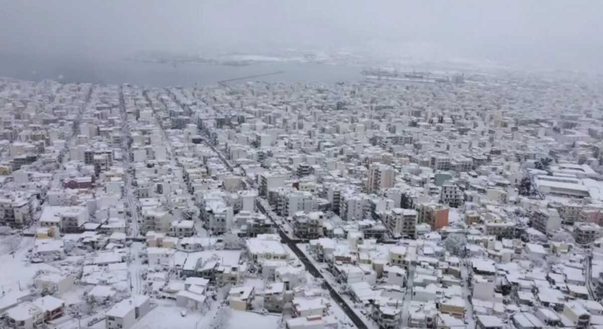 Βόλος: Βίντεο από drone στην χιονισμένη πόλη- Η εικόνα σε Πήλιο και Σποράδες