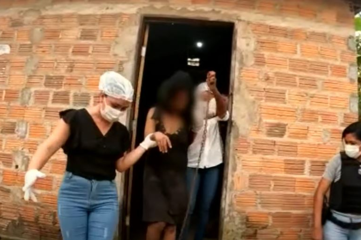 Βραζιλία: Την κρατούσε 20 χρόνια αλυσοδεμένη η μητέρα της σε αυτοσχέδιο κελί