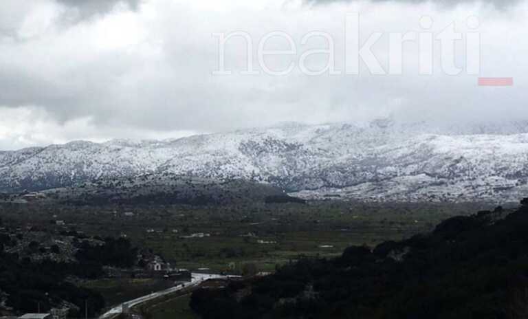 Στους σαράντα πόντους το χιόνι στο Οροπέδιο Λασιθίου - Κλειστά και αύριο τα σχολεία