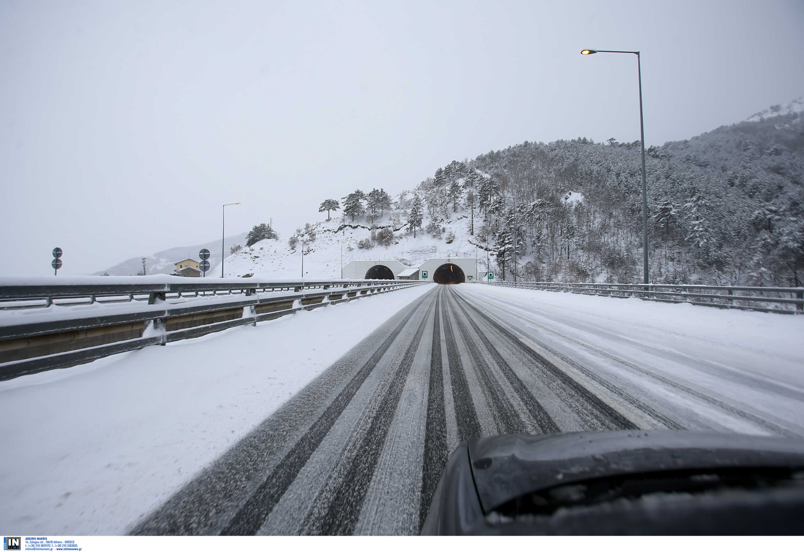 Καιρός – Χιόνια στην Ήπειρο: Κλειστά σχολεία στο Μέτσοβο και απαγόρευση κυκλοφορίας στην Εγνατία Οδό