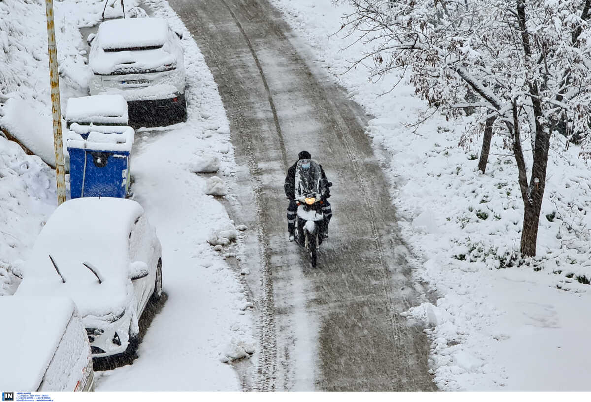 Καιρός – Λαμία: Πυκνό χιόνι στα χωριά από το πέρασμα της κακοκαιρίας στη Φθιώτιδα