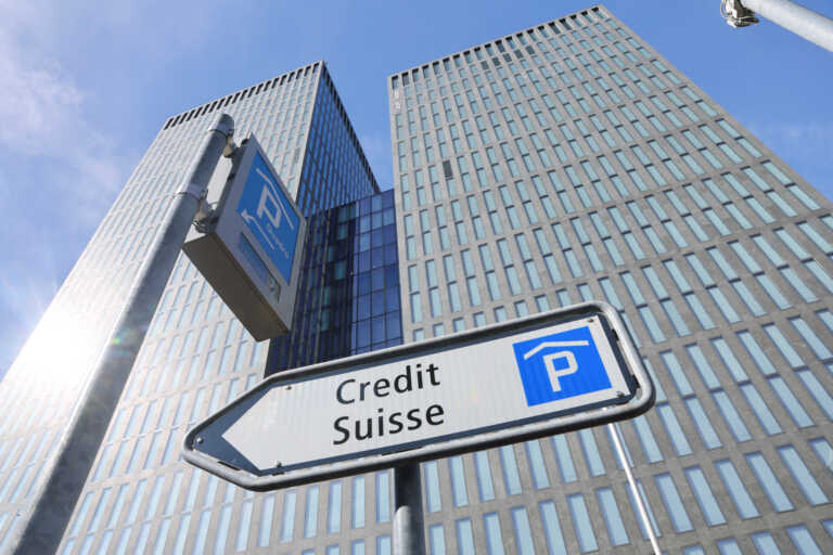 JP Morgan: Η τράπεζα UBS θα εξαγοράσει την Credit Suisse – Αυτό είναι το επικρατέστερο σενάριο