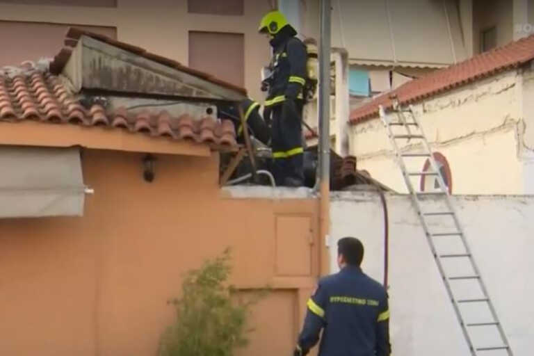 Φωτιά σε ψητοπωλείο στη Νίκαια - Δεν είχαν σβήσει καλά τα κάρβουνα
