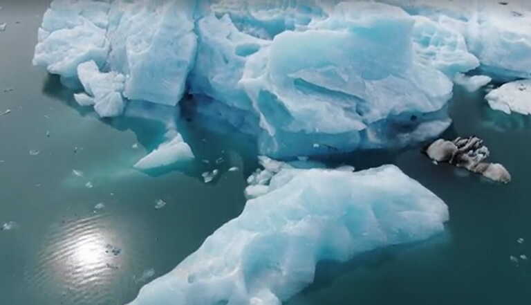 Παγκόσμια ανησυχία - Παγόβουνα δύο φορές όσο το Λονδίνο αποκολλήθηκαν από την Ανταρκτική και «ταξιδεύουν»