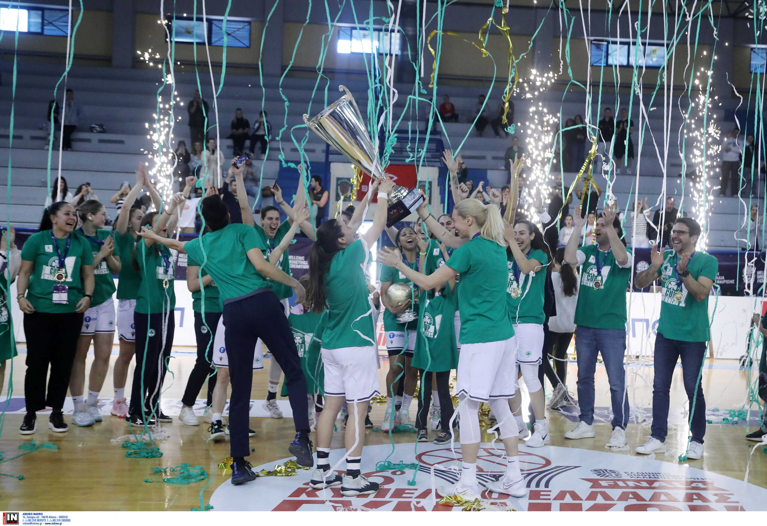 Παναθηναϊκός – Ελευθερία Μοσχάτου: Οι πανηγυρισμοί, τα δάκρυα και η απονομή του Κυπέλλου Ελλάδας στο μπάσκετ γυναικών