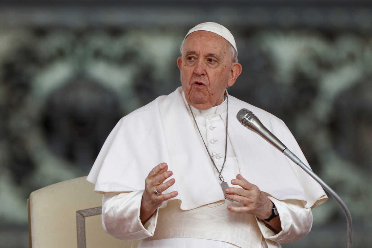 Πάπας Φραγκίσκος: «Ο κανόνας της αγαμίας των καθολικών κληρικών θα μπορούσε και να αναθεωρηθεί»