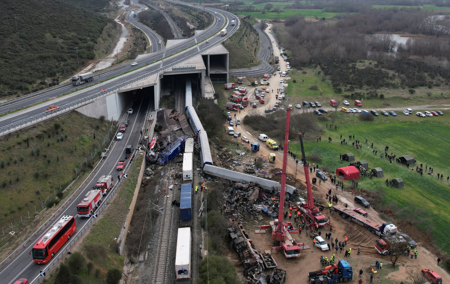 Σύγκρουση τρένων στα Τέμπη: «Δεν θα υπήρχε κανείς επιζών αν συνέβαινε στα τούνελ» λέει ο Ευθύμιος Λέκκας