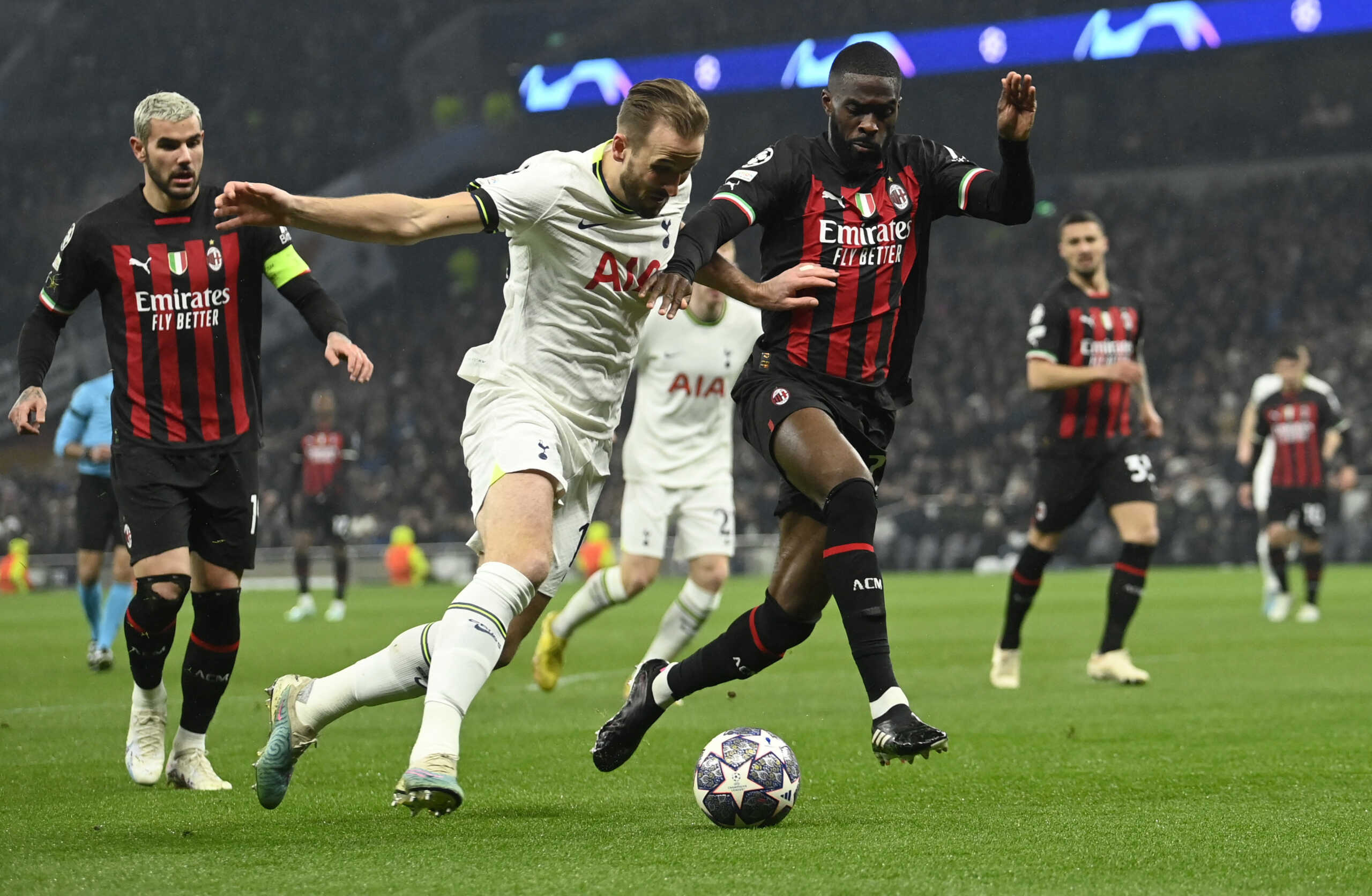 Soccer Football - Champions League - Round of 16 - Second Leg - Tottenham Hotspur v AC Milan - Tottenham Hotspur Stadium, London, Britain - March 8, 2023  Tottenham Hotspur's Harry Kane in action with AC Milan's Fikayo Tomori REUTERS