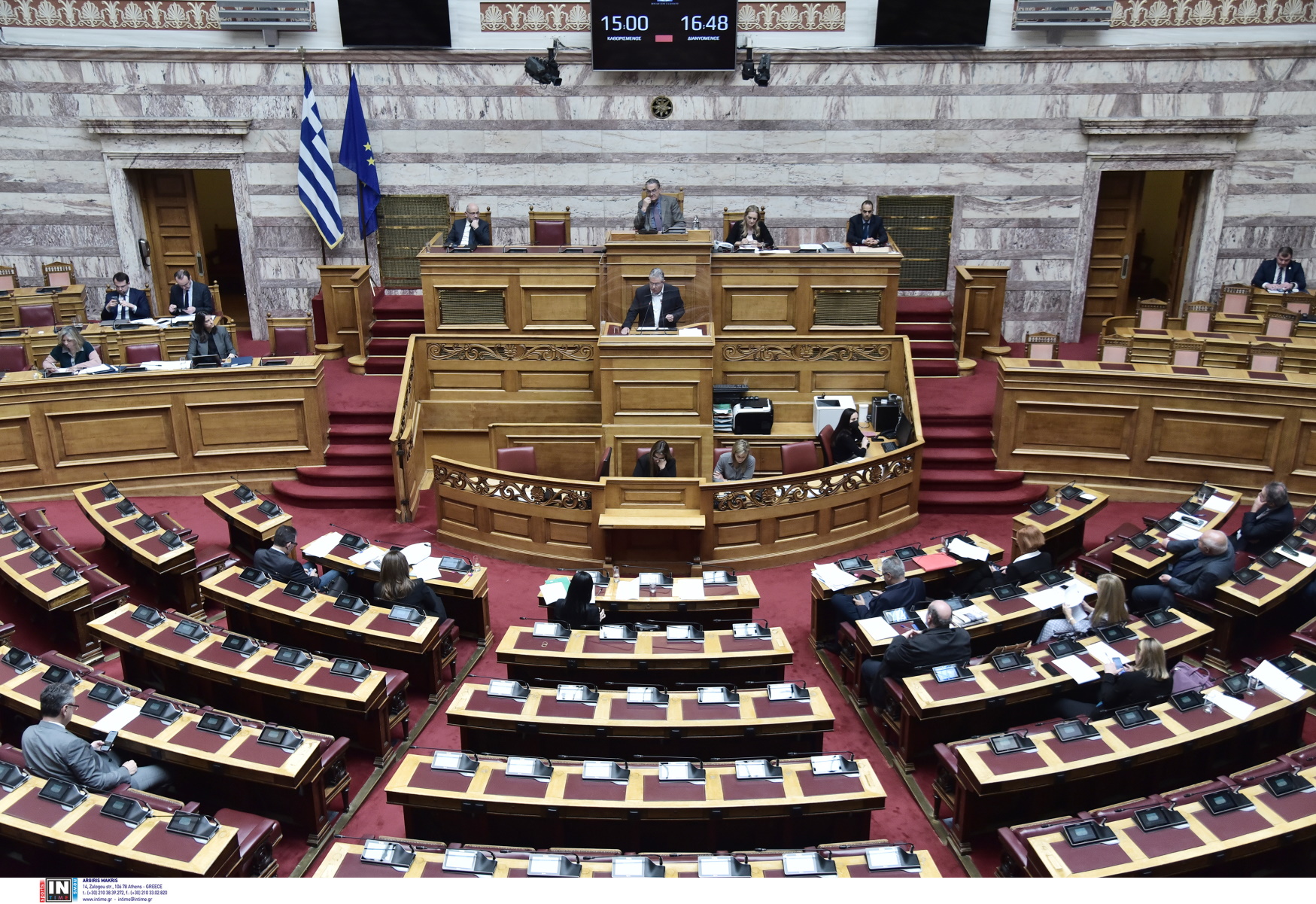 Βουλή: Μετωπική σύγκρουση ΝΔ και αντιπολίτευσης με φόντο τις μεγάλες διαδηλώσεις για την τραγωδία στα Τέμπη