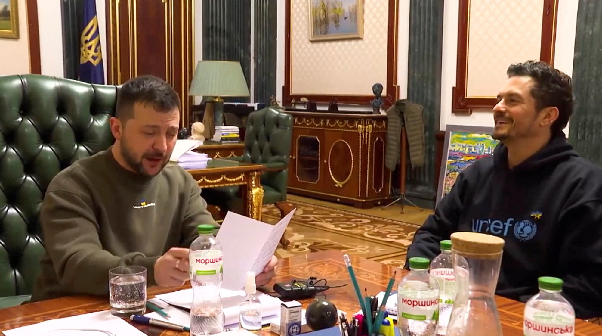 Ορλάντο Μπλουμ και Βολοντίμιρ Ζελένσκι συναντήθηκαν στο Κίεβο και συζήτησαν για τα παιδιά του πολέμου