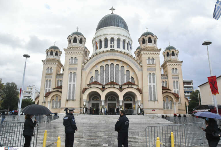 Επί πληρωμή η τουαλέτα στον Αγιο Ανδρέα στην Πάτρα - Έβαλαν μέχρι και περιστρεφόμενη μπάρα