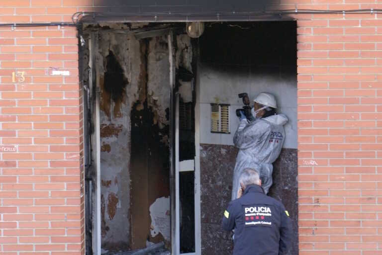 Τρεις νεκροί από φωτιά σε πολυκατοικία στη Βαρκελώνη