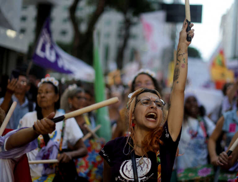 Κάθε 6 ώρες μια γυναίκα έχανε τη ζωή της στη Βραζιλία το 2022 - Μέτρα για να σταματήσει η «αφόρητη» βία