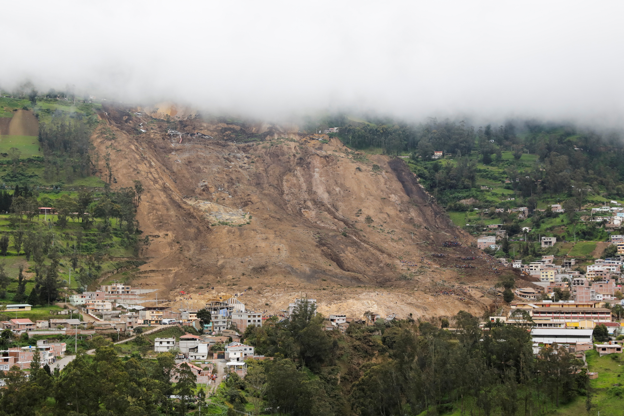 Ισημερινός: Έντεκα νεκροί και 67 αγνοούμενοι από τη φονική κατολίσθηση