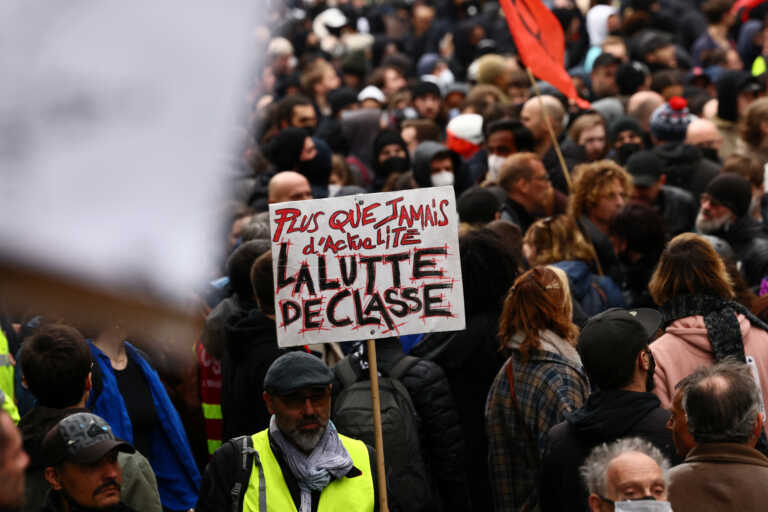 «Βράζει» η Γαλλία με το συνταξιοδοτικό: Περιμένουν ακόμα και 900.000 στις διαδηλώσεις, στέλνουν 5.500 αστυνομικούς στο Παρίσι