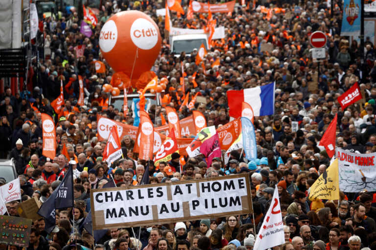 Νέες απεργίες και συγκεντρώσεις στην Γαλλία για το συνταξιοδοτικό αλλά και «παράθυρο» διαλόγου με τον Μακρόν