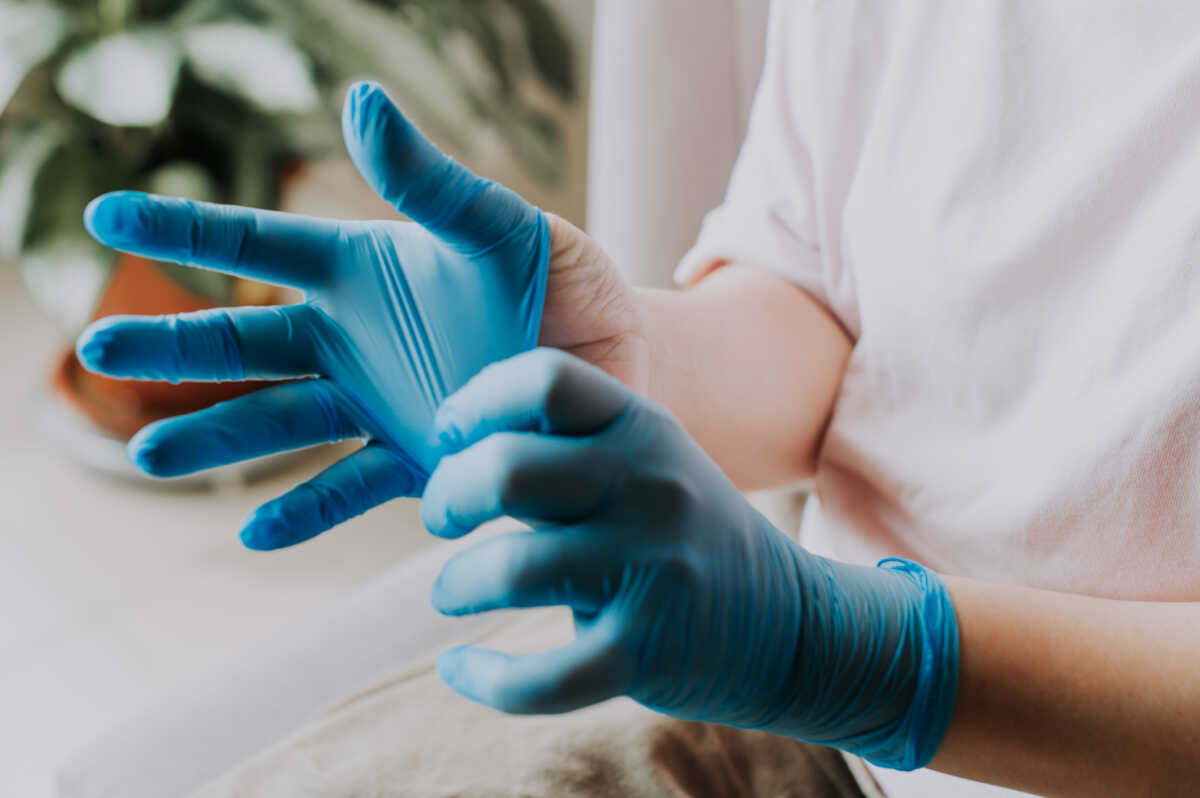 Ο ΕΟΦ ανακαλεί χειρουργικά γάντια – Δείτε ποια είναι