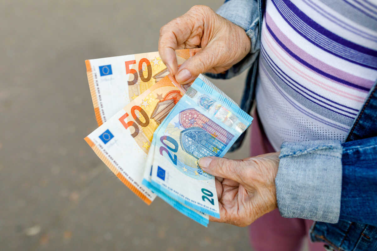 Επικουρικές συντάξεις – ΕΦΚΑ: Στις 15 Μαρτίου η πληρωμή της προκαταβολής των 100 ευρώ