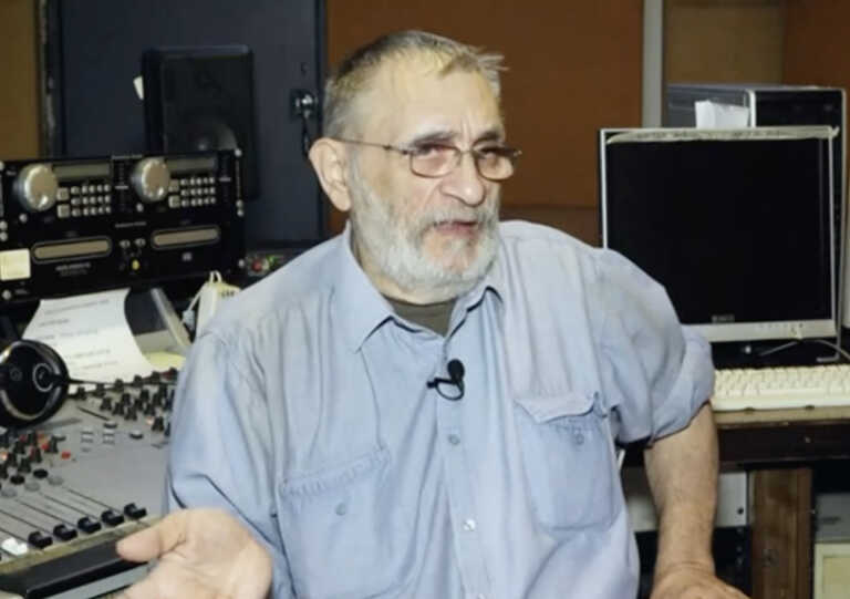  Δεν γελάω ποτέ με το χιούμορ των Ράδιο Αρβύλα