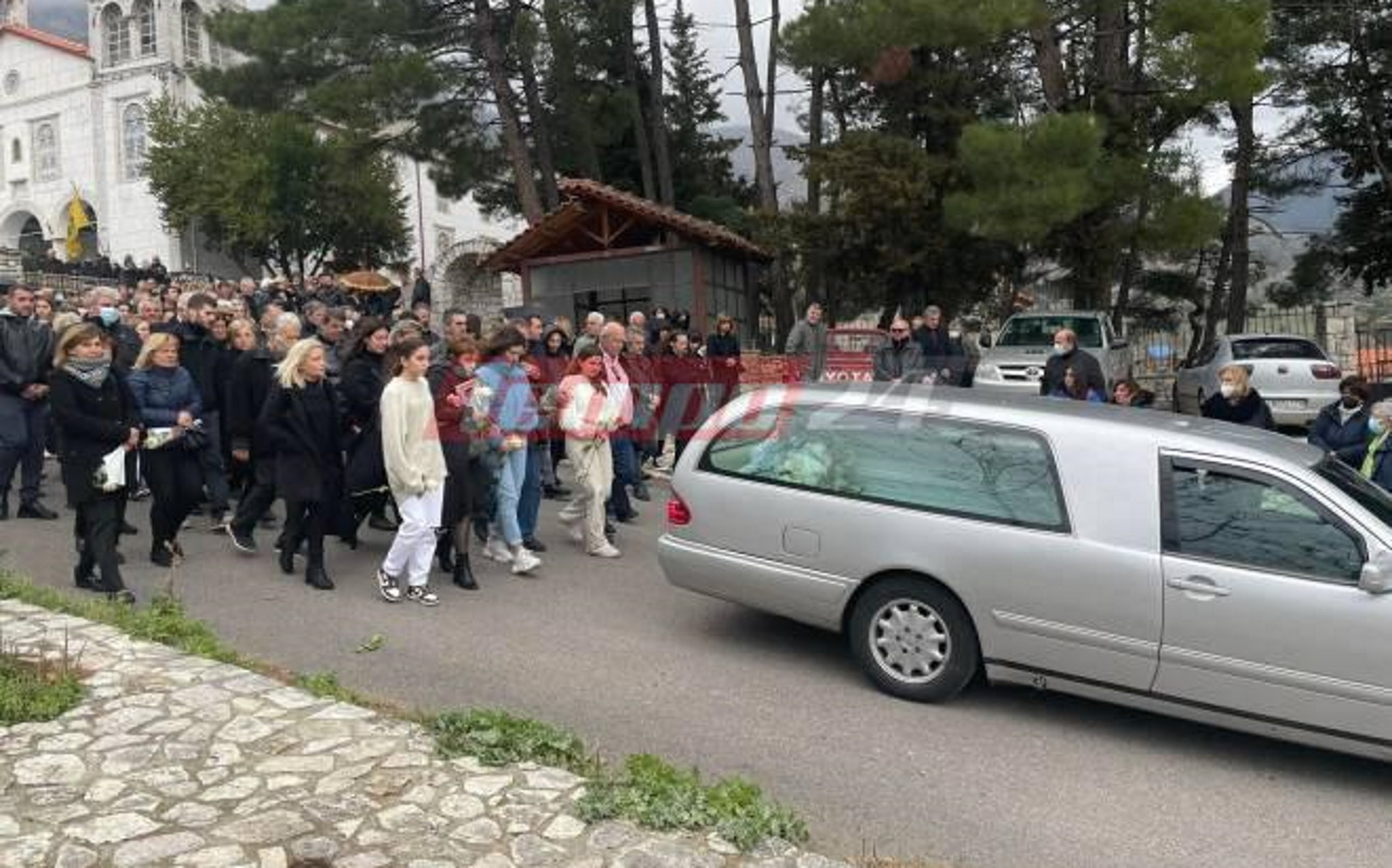 Τέμπη: «Δάκρυσαν» τα Καλάβρυτα στο τελευταίο αντίο στην 19χρονη Αναστασία