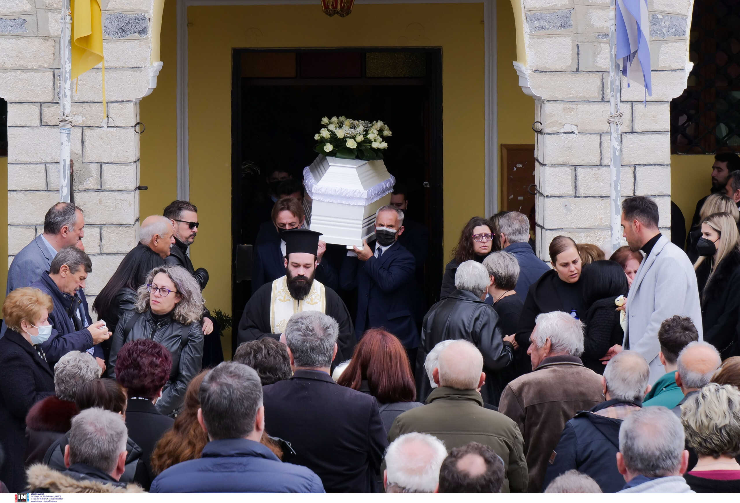 Τέμπη: Πόσα χρήματα δίνει το κράτος για την κάθε κηδεία των θυμάτων