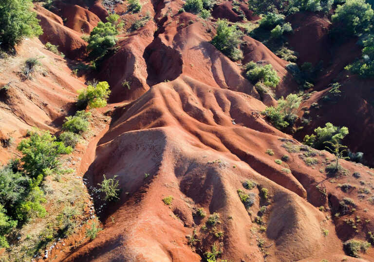 Κοκκινοπηλός Ένα απίστευτο γεωλογικό φαινόμενο στην Πρέβεζα
