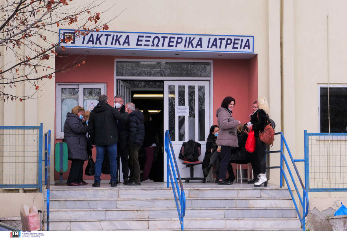 Σύγκρουση τρένων στα Τέμπη: «Μακάρι να είχαμε ζωντανούς να “παλέψουμε” αλλά μας έφερναν μόνο νεκρούς»