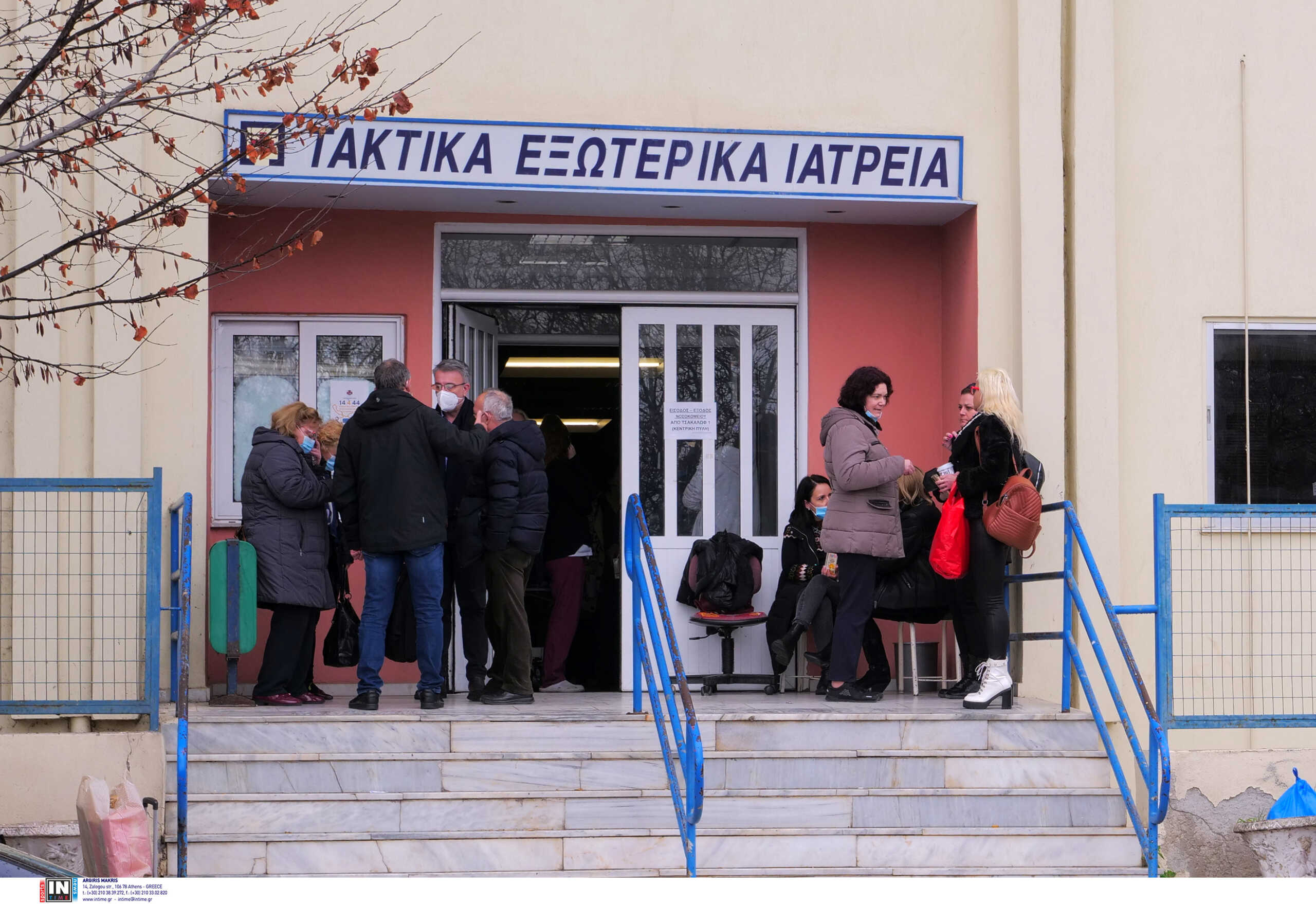 Σύγκρουση τρένων στα Τέμπη: «Μακάρι να είχαμε ζωντανούς να “παλέψουμε” αλλά μας έφερναν μόνο νεκρούς»