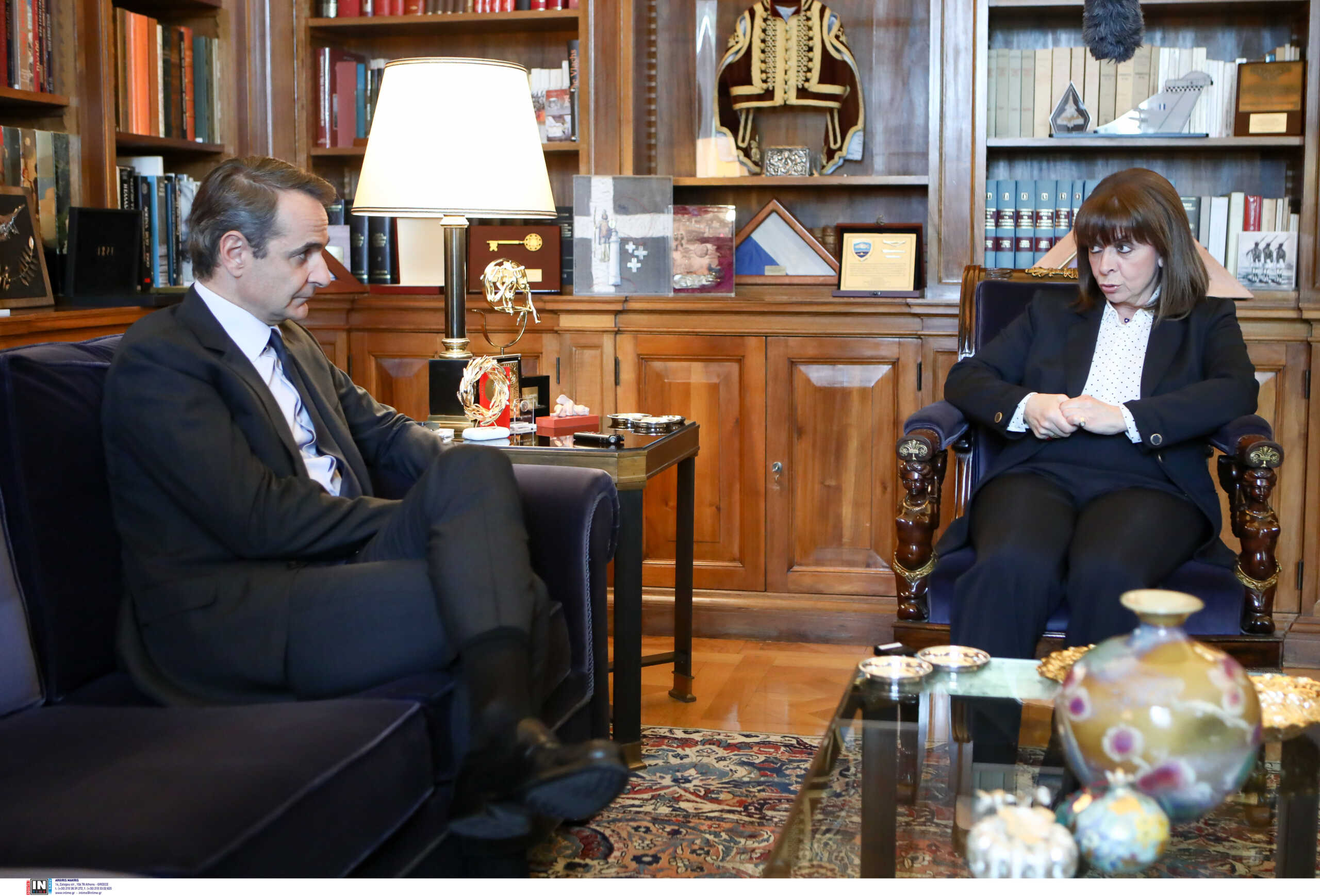 Μητσοτάκης για Τέμπη: «Όλα θα γίνουν με απόλυτη διαφάνεια και μέγιστη ταχύτητα» – Σακελλαροπούλου: «Άμεση και πλήρης λογοδοσία προς κάθε κατεύθυνση»