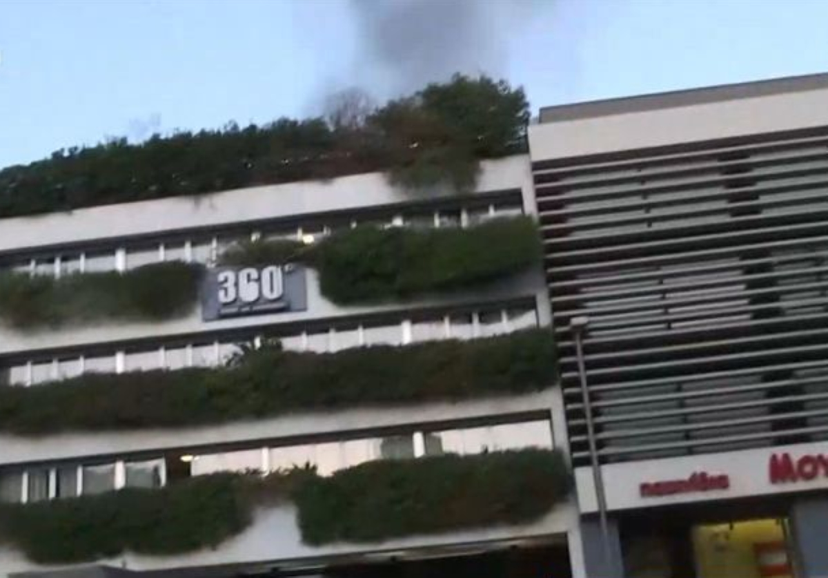 Μοναστηράκι: Φωτιά σε δώμα κτηρίου – Εκκενώθηκε ξενοδοχείο