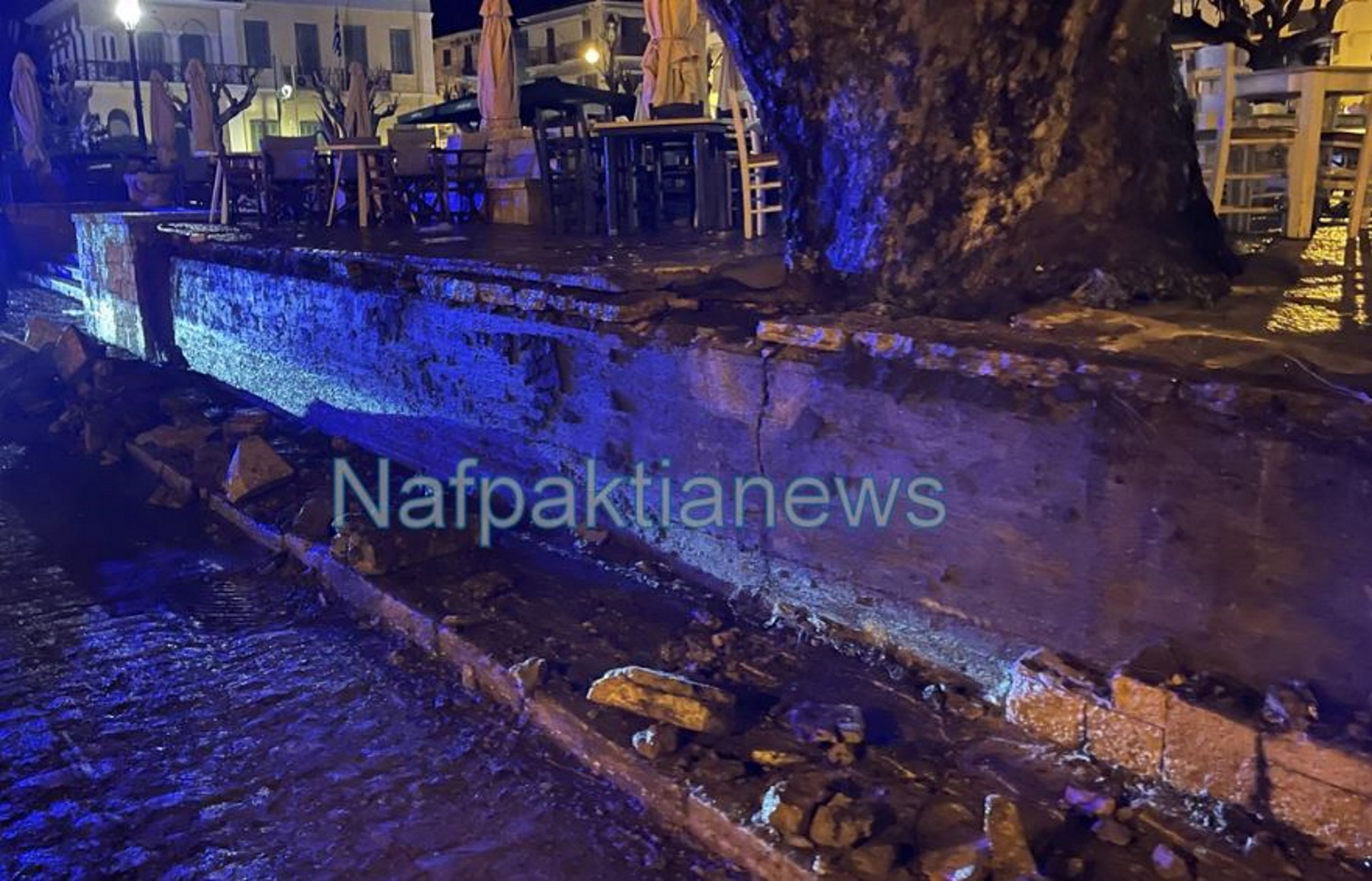Καιρός – Ναύπακτος: Η κακοκαιρία «χτύπησε» τα ξημερώματα στην πόλη
