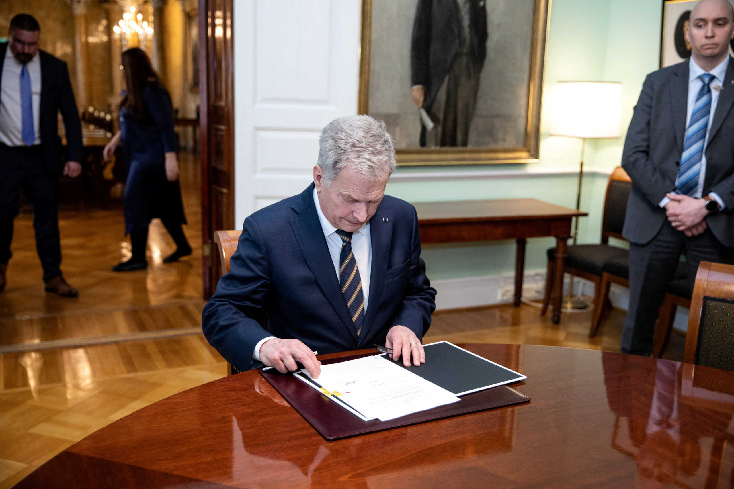 Φινλανδία: Ο πρόεδρος Νιινίστο υπέγραψε τον νόμο για την ένταξη της χώρας στο ΝΑΤΟ