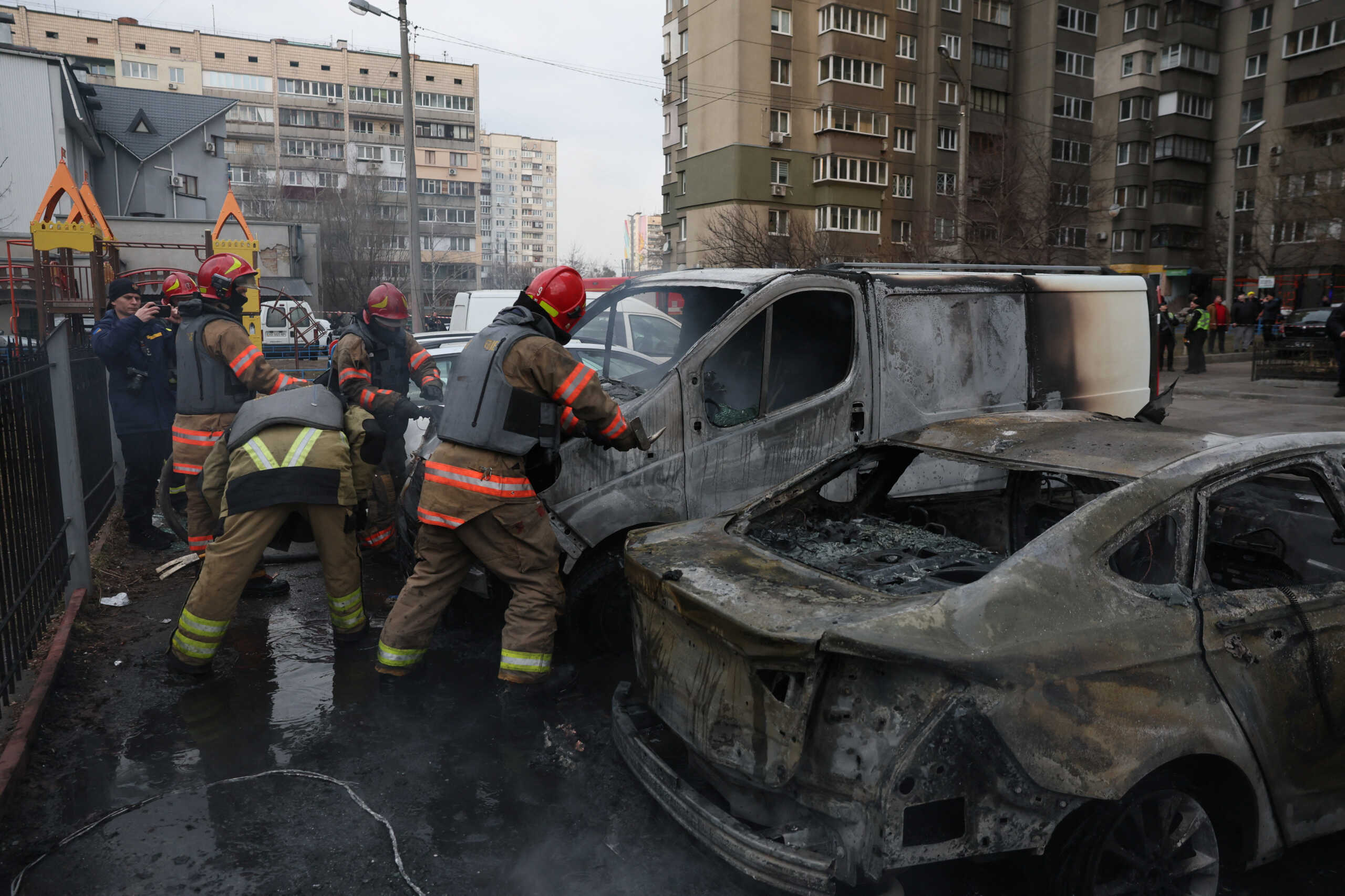 Πόλεμος στην Ουκρανία: Εκρήξεις στο Κίεβο – Δύο νεκροί από ρωσικά πλήγματα στη Χερσώνα