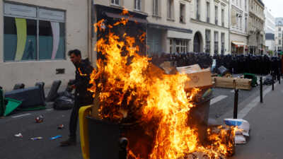 Γαλλία: 457 προσαγωγές στα επεισόδια της 9ης ημέρας διαδηλώσεων – 441 αστυνομικοί τραυματίστηκαν