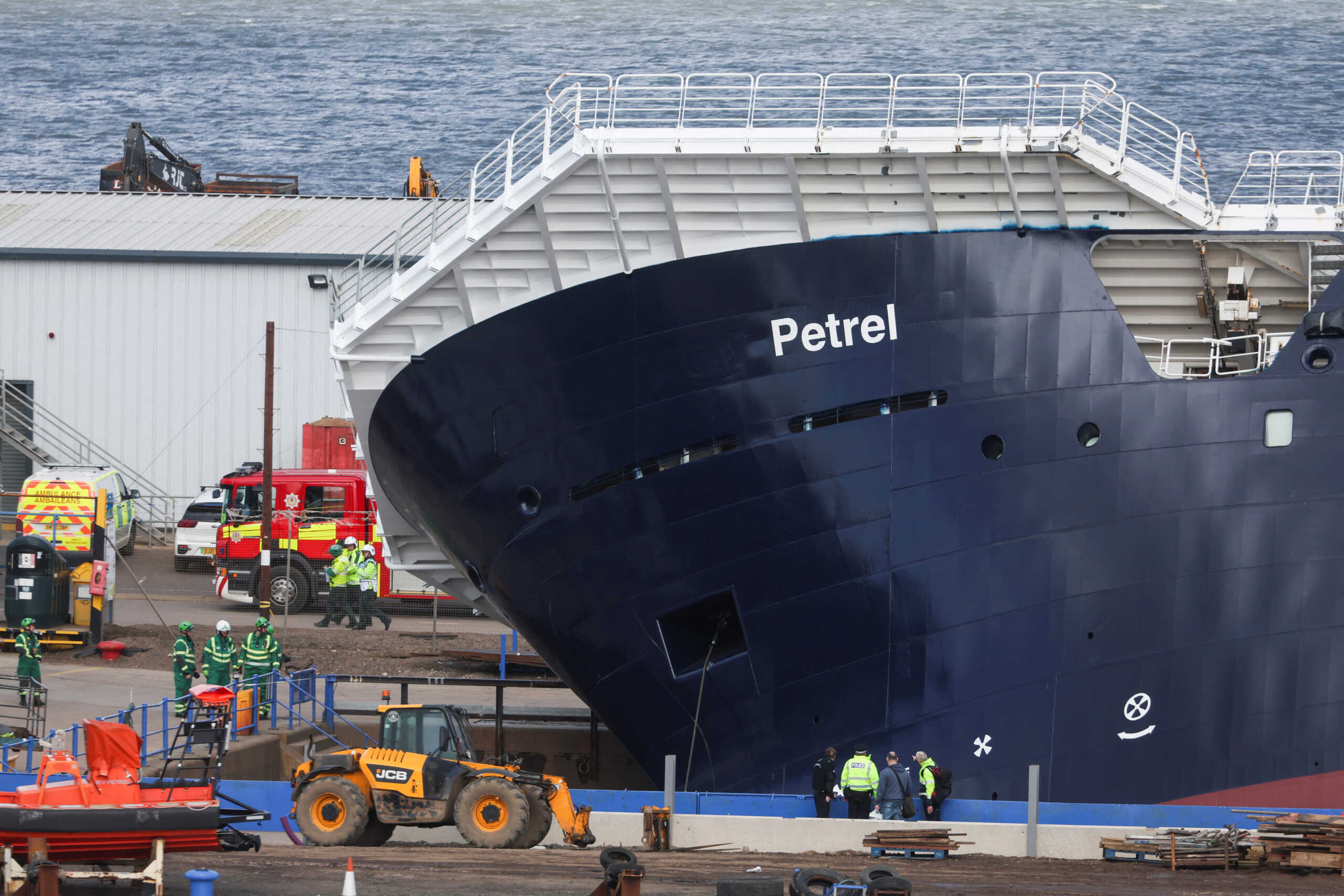Σκωτία: Τουλάχιστον 25 οι τραυματίες από την πτώση πλοίου στο λιμάνι του Εδιμβούργου