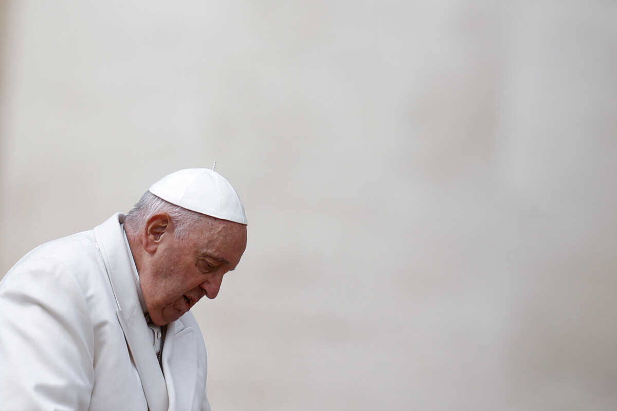 Πάπας Φραγκίσκος: Τουλάχιστον δύο ημέρες στο νοσοκομείο μετά τη χειρουργική επέμβαση στο έντερο