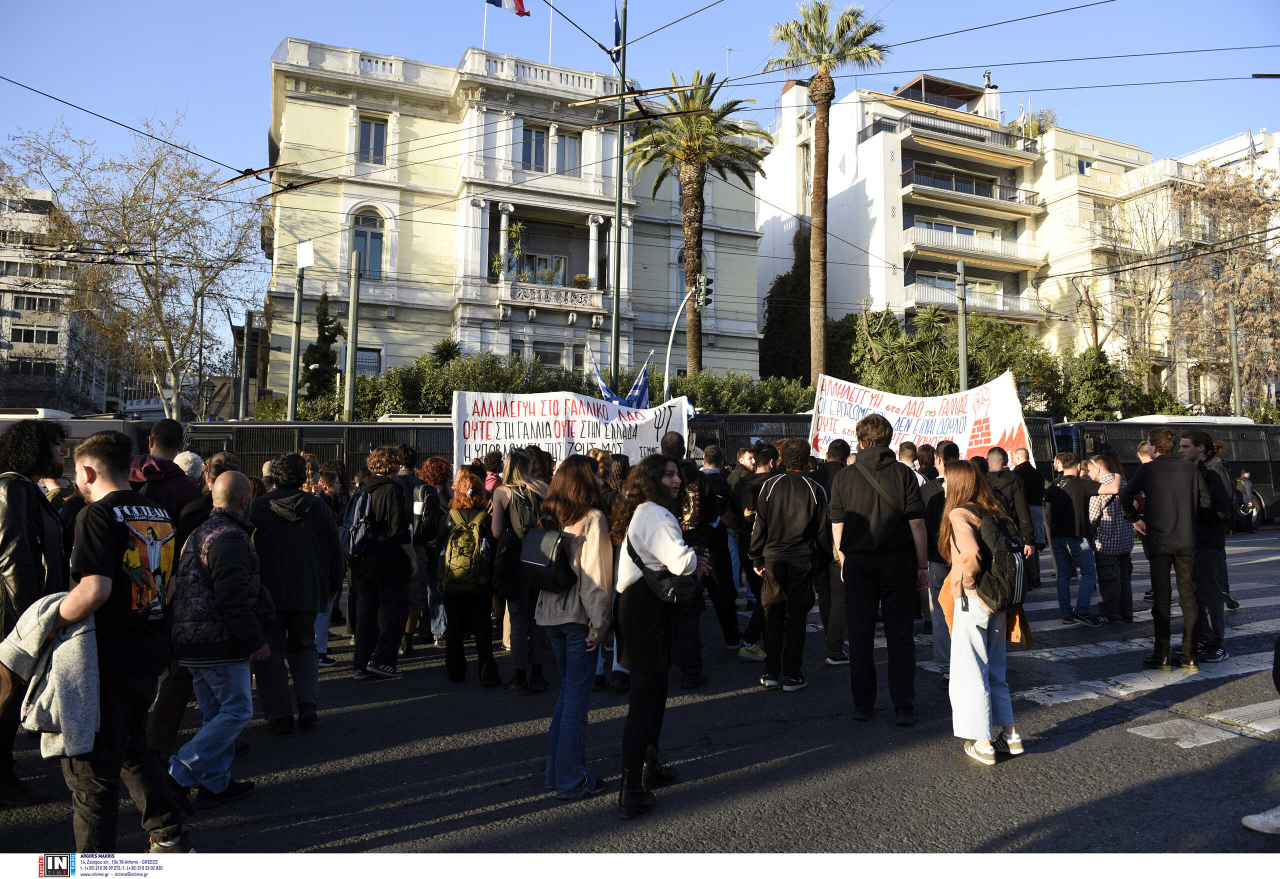 Κλειστή η Βασιλίσσης Σοφίας λόγω πορείας έξω από τη Γαλλική πρεσβεία