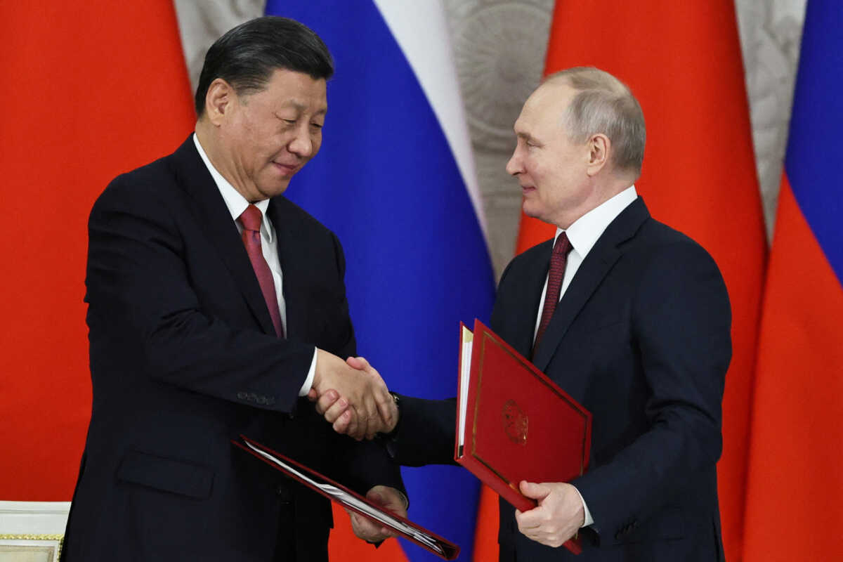 Βλαντιμίρ Πούτιν και Σι Τζινπίνγκ υπέγραψαν διακρατική «μη στρατιωτική» συνεργασία – Στο επίκεντρο και η Ουκρανία