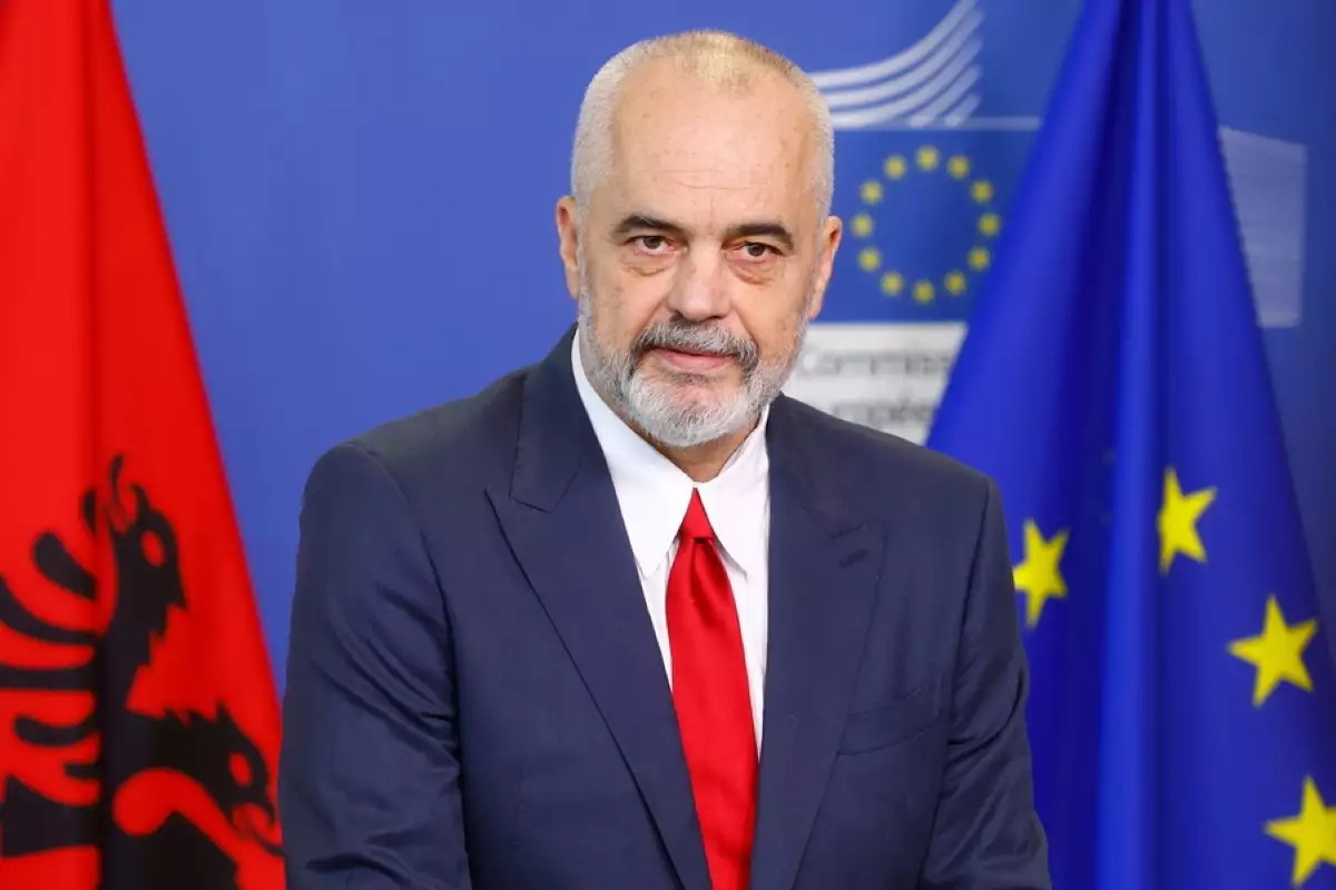 Τέμπη: «Η τραγωδία είναι και δική μας» δήλωσε ο Έντι Ράμα – Μεσίστιες οι σημαίες στην Αλβανία