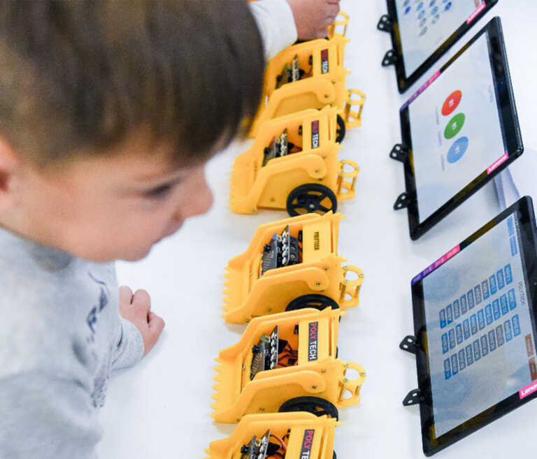 177.000 σετ ρομποτικής στα σχολεία – Σε παιδάκια νηπιαγωγείου τα πρώτα ρομποτάκια από την Κεραμέως