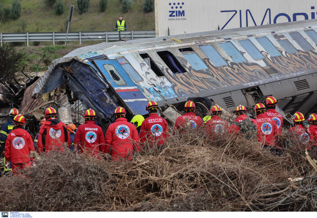 Σύγκρουση τρένων στα Τέμπη: «Σταθερά κρίσιμη» η κατάσταση του μοναδικού επιζώντα από το πρώτο βαγόνι