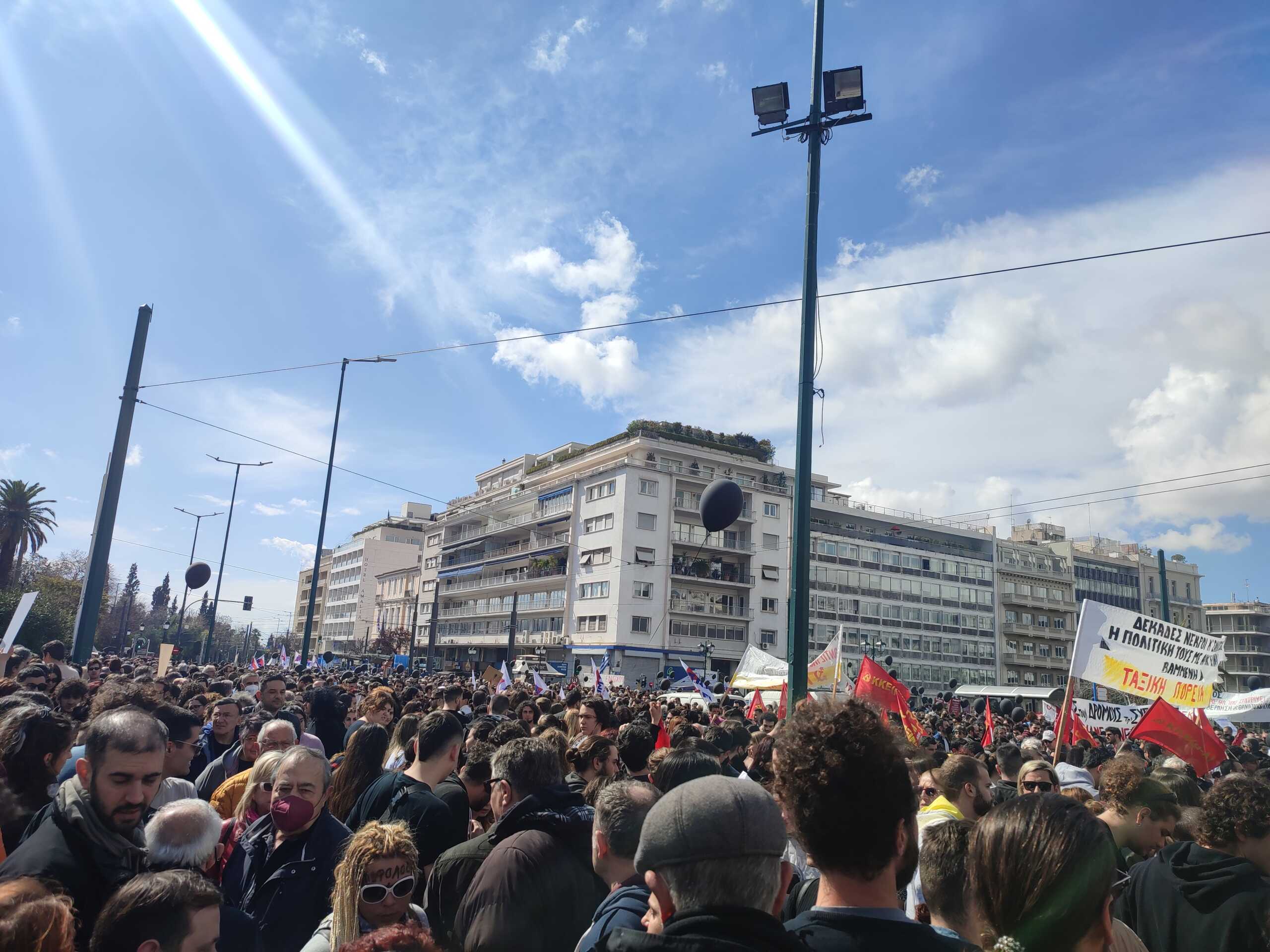 Τέμπη: Μεγάλη συγκέντρωση διαμαρτυρίας στο Σύνταγμα – Κυκλοφοριακές ρυθμίσεις στο κέντρο της Αθήνας