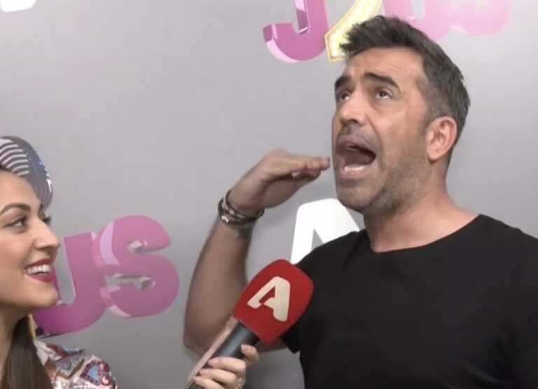  Στο σπίτι κυκλοφορώ γυμνός, αισθάνομαι μια ελευθερία