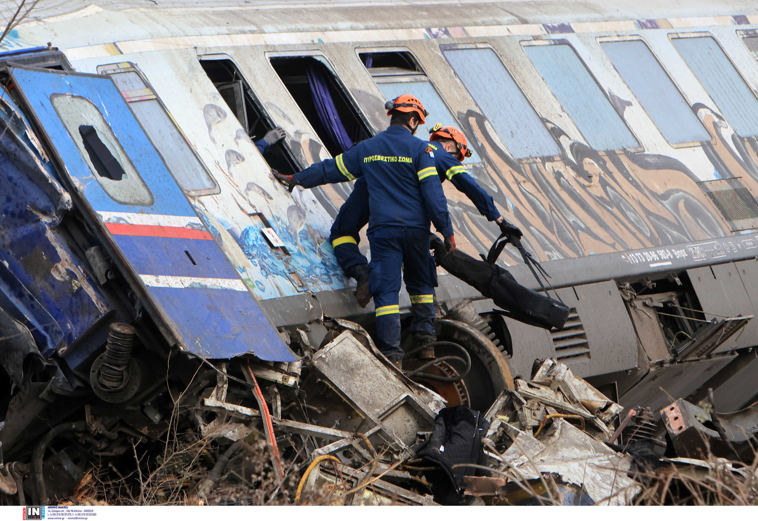 Σύγκρουση τρένων στα Τέμπη: «Έβλεπα τις φλόγες, νόμιζα ότι θα καούμε ζωντανοί» λέει 28χρονος που επέζησε