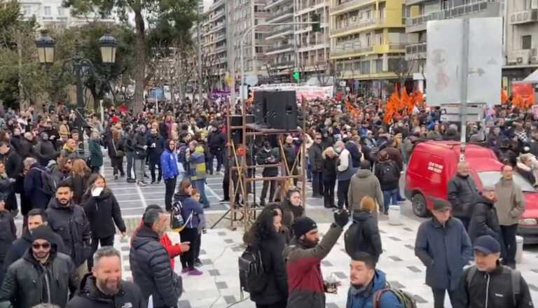 Όγκος και παλμός στη Θεσσαλονίκη στη συγκέντρωση διαμαρτυρίας για την εθνική τραγωδία στα Τέμπη