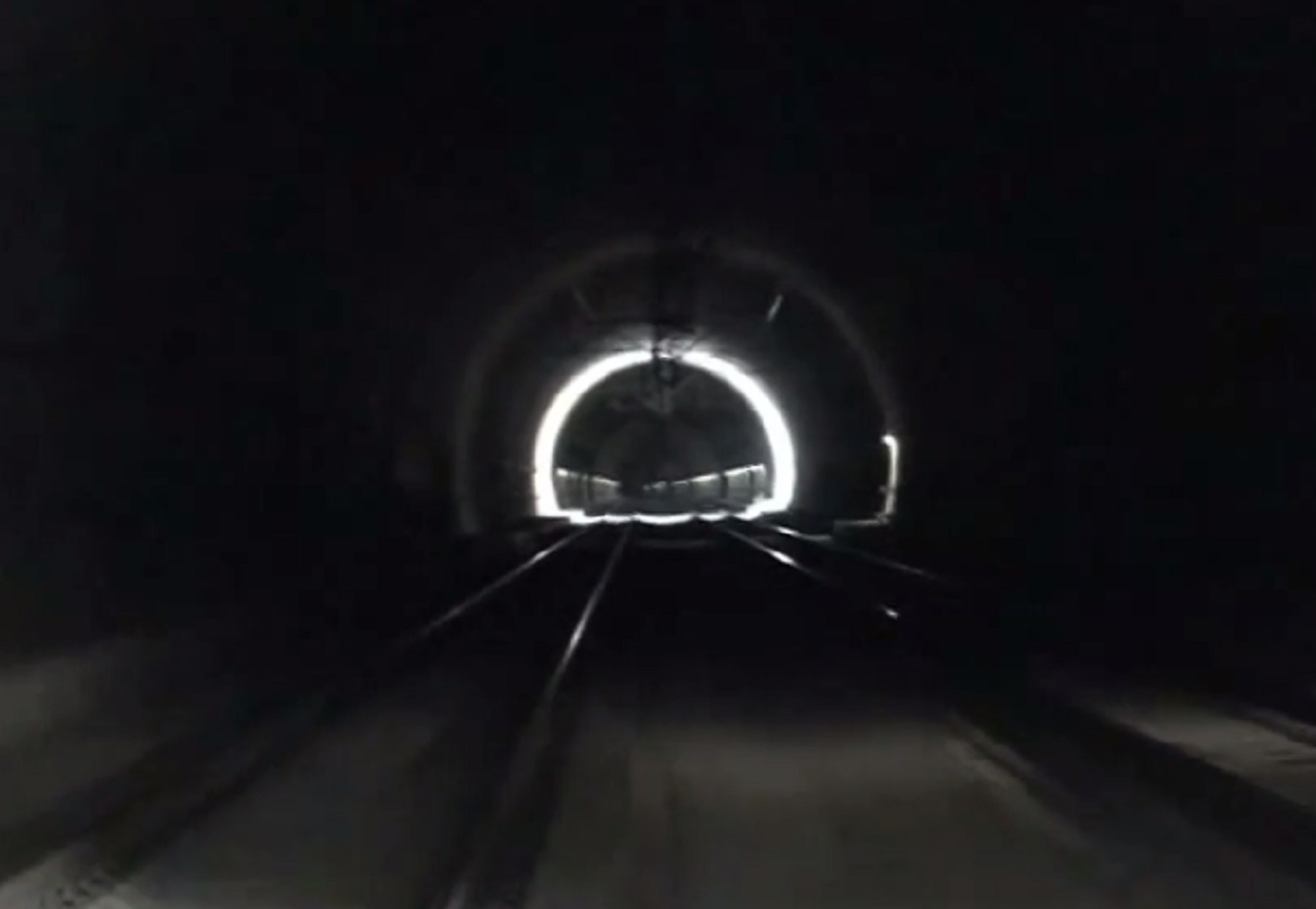 Τέμπη: Ανύπαρκτος φωτισμός και μέτρα πυρασφάλειας στο τούνελ της Ραψάνης