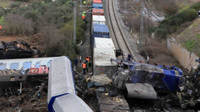 Σύγκρουση τρένων στα Τέμπη: Συνελήφθη ο σταθμάρχης