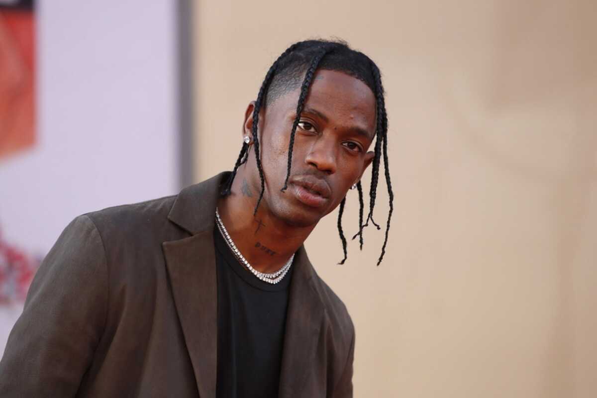 Travis Scott: Ψάχνουν τον ράπερ στη Νέα Υόρκη για την εμπλοκή του σε επίθεση μέσα σε κλαμπ