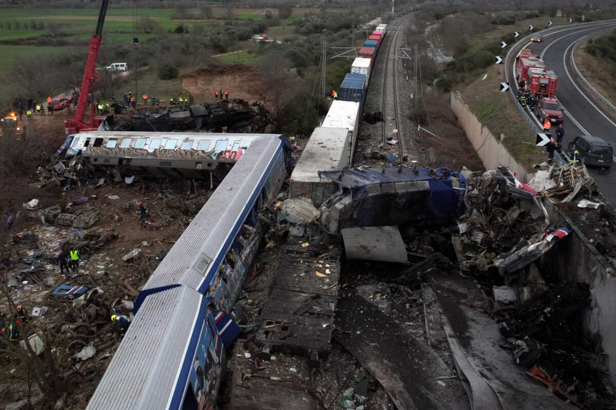 Σύγκρουση τρένων στα Τέμπη: Η Google τιμά τους νεκρούς με doodle αφιερωμένο στην τραγωδία